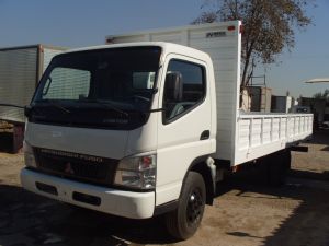 Plataforma con baranda Mitsubishi Fuso